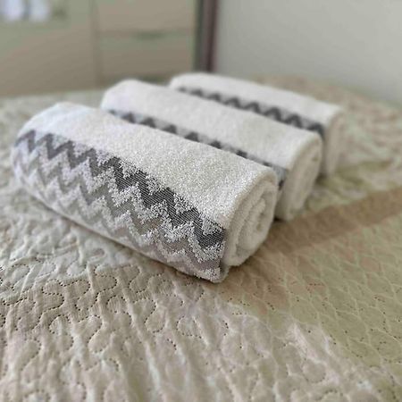 “Apartamento Moderno Y Acogedor Madrid Bagian luar foto