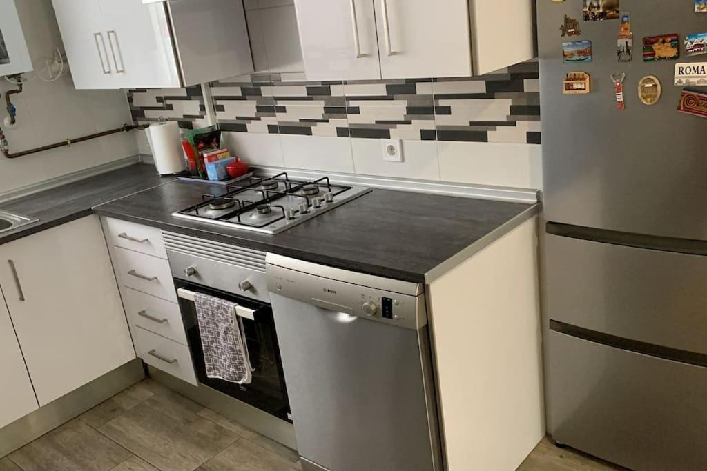 “Apartamento Moderno Y Acogedor Madrid Bagian luar foto