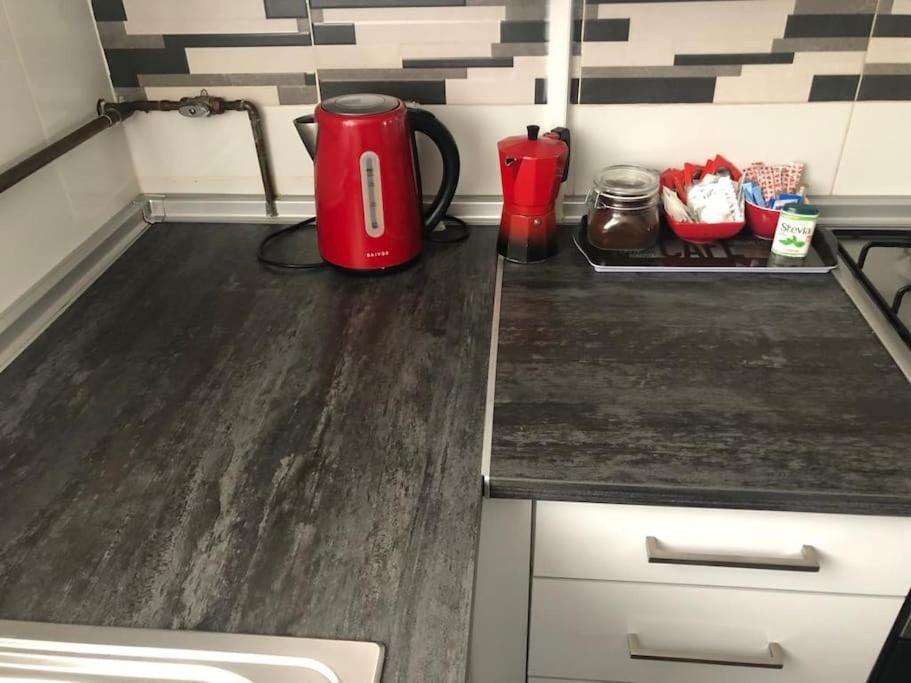 “Apartamento Moderno Y Acogedor Madrid Bagian luar foto